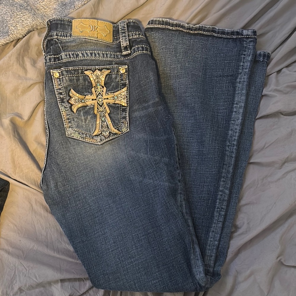 Stylish Blue Jeans with Embroidered Pocket